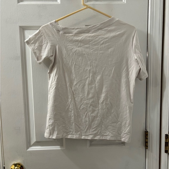 Lulul size 2 loose fittiing white t shirt - Picture 2 of 3